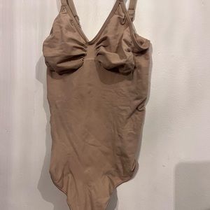 Skims bodysuit size 2x/3x
